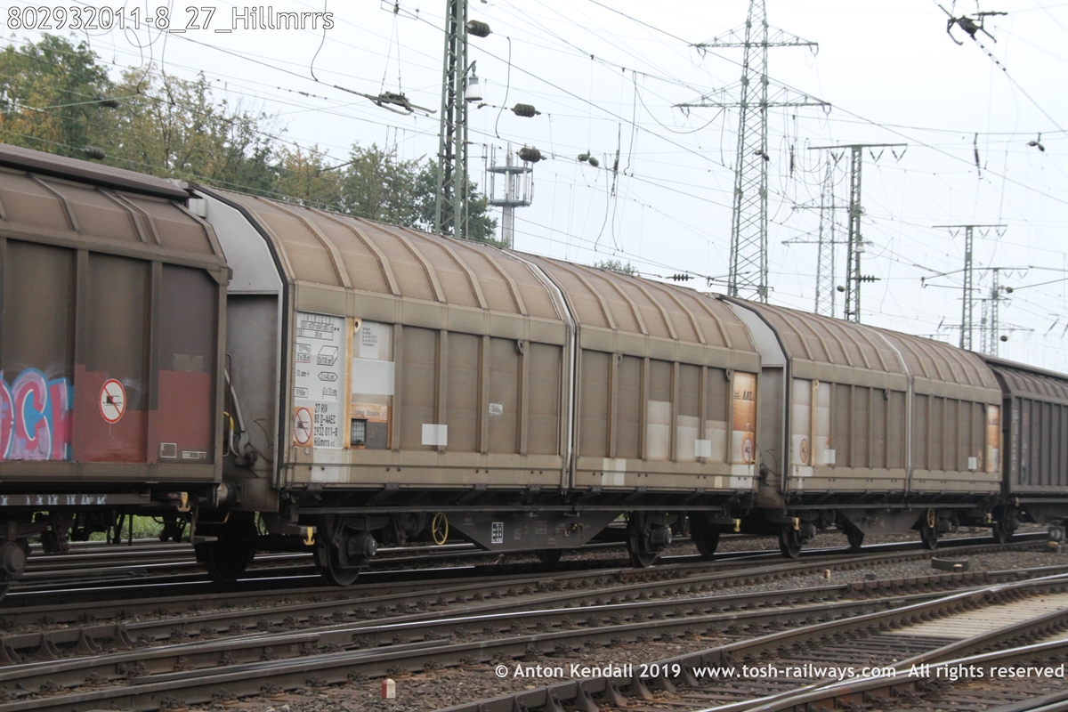 802932011-8_27_Hillmrrs.JPG